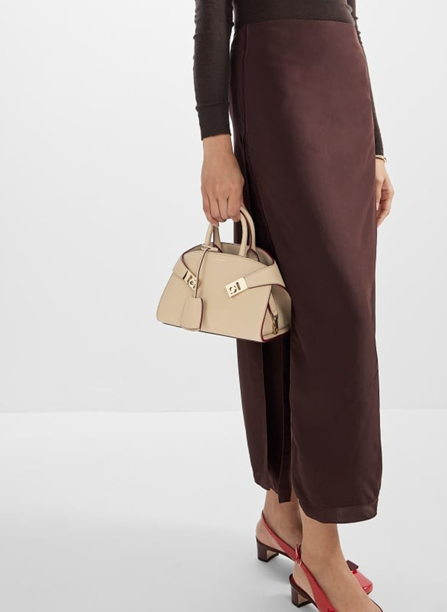 Чанта 'Hug' Ferragamo (XS)