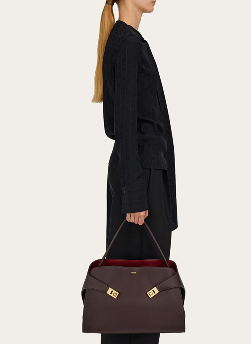 Чанта 'Hug' Ferragamo (L)