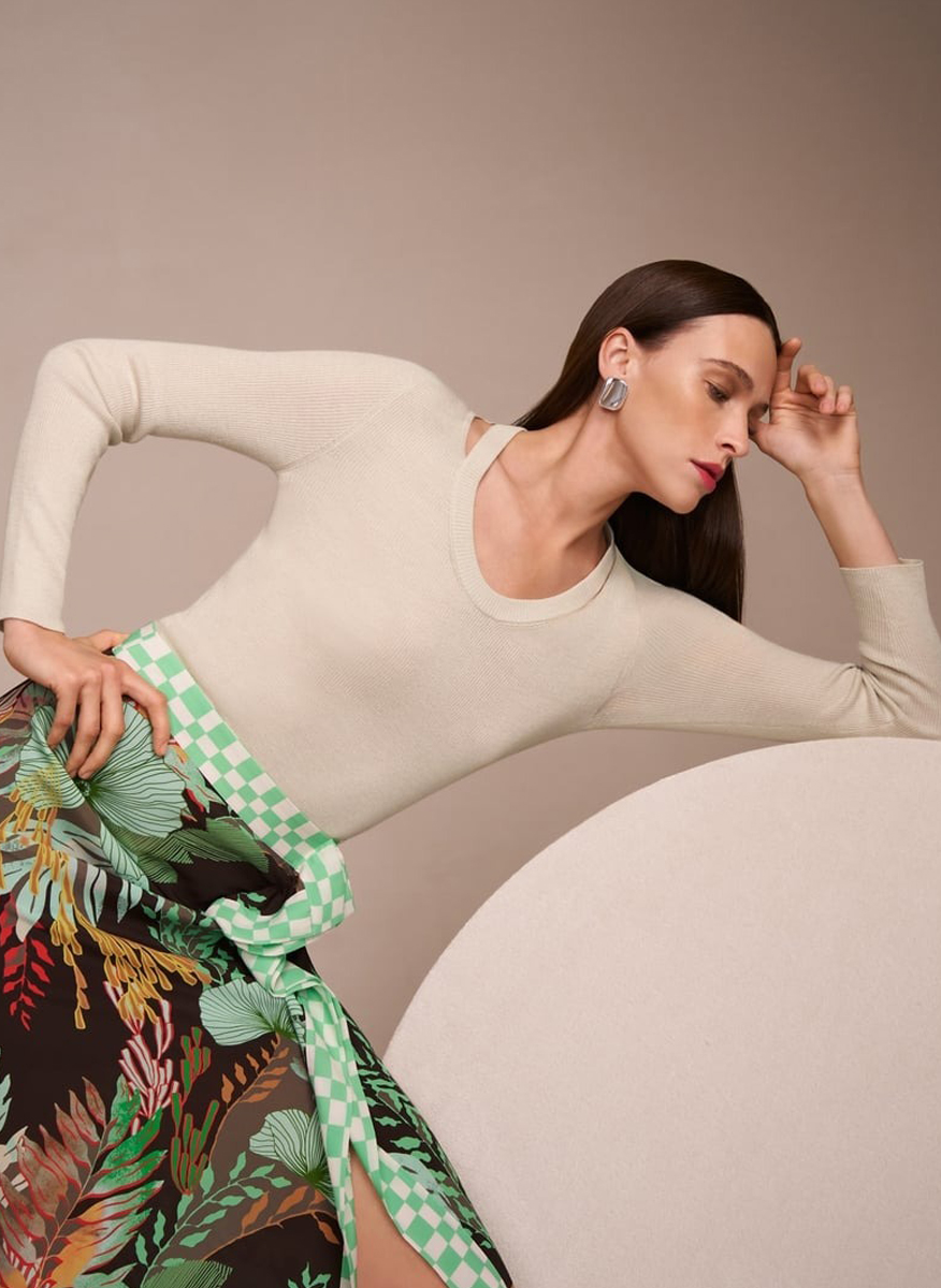 Пуловер с блестящи нишки Marc Cain Collections