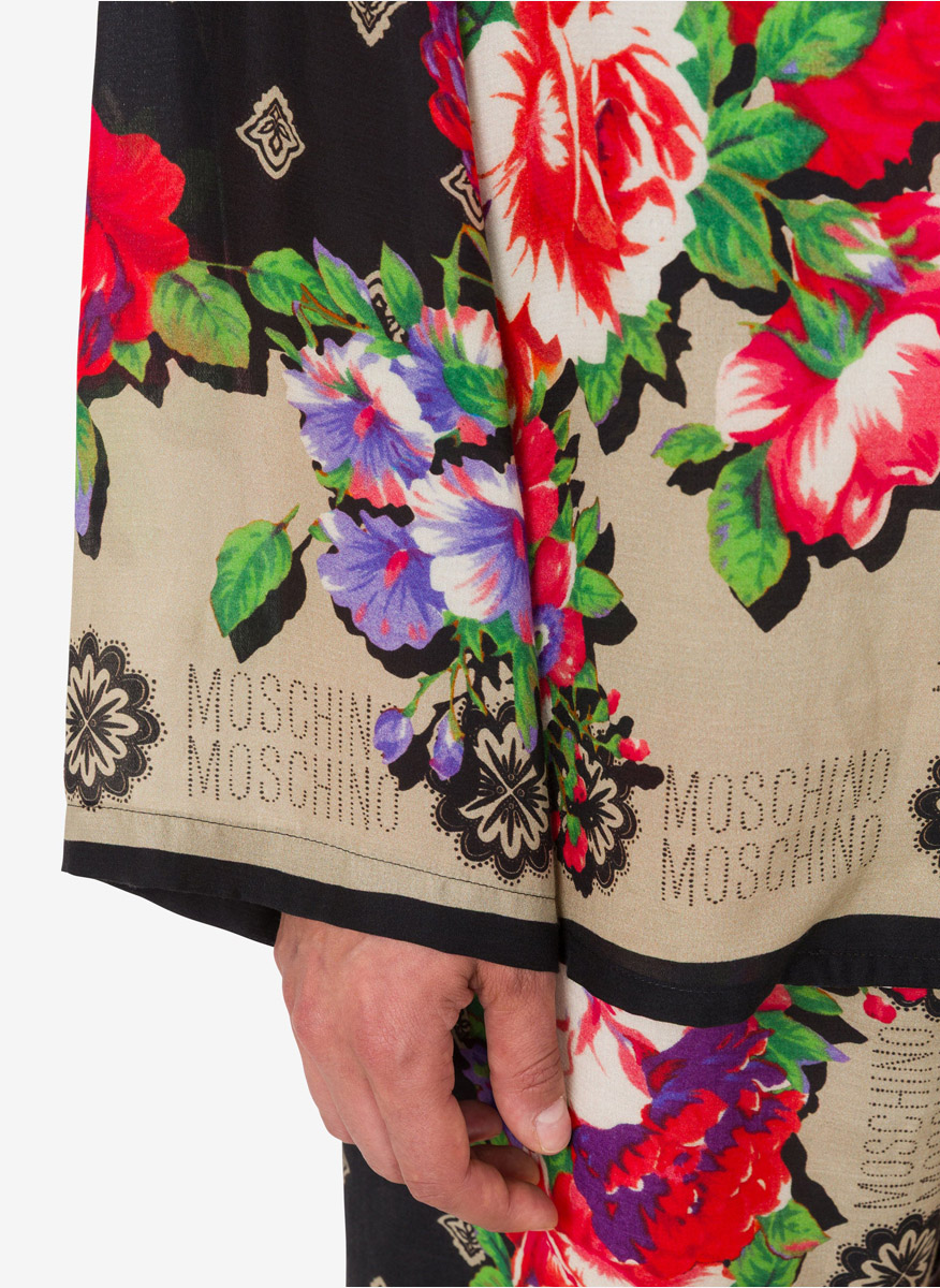 Копринена риза с принт Moschino