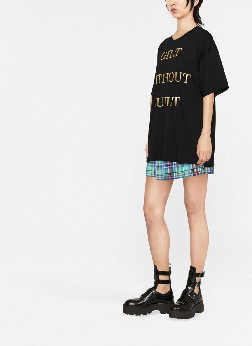 Тишърт с бродиран слоган Moschino
