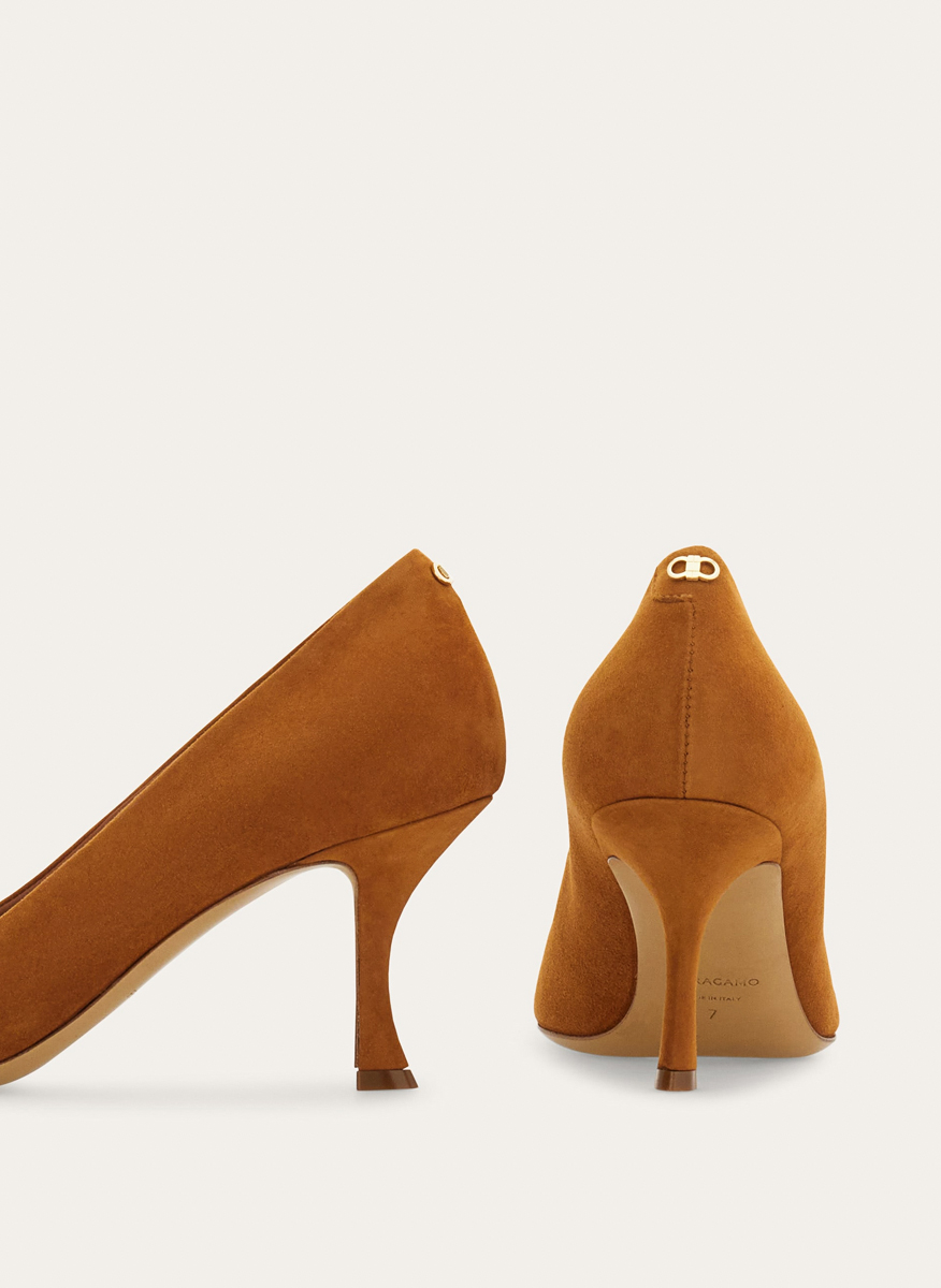 Велурени обувки на ток Ferragamo