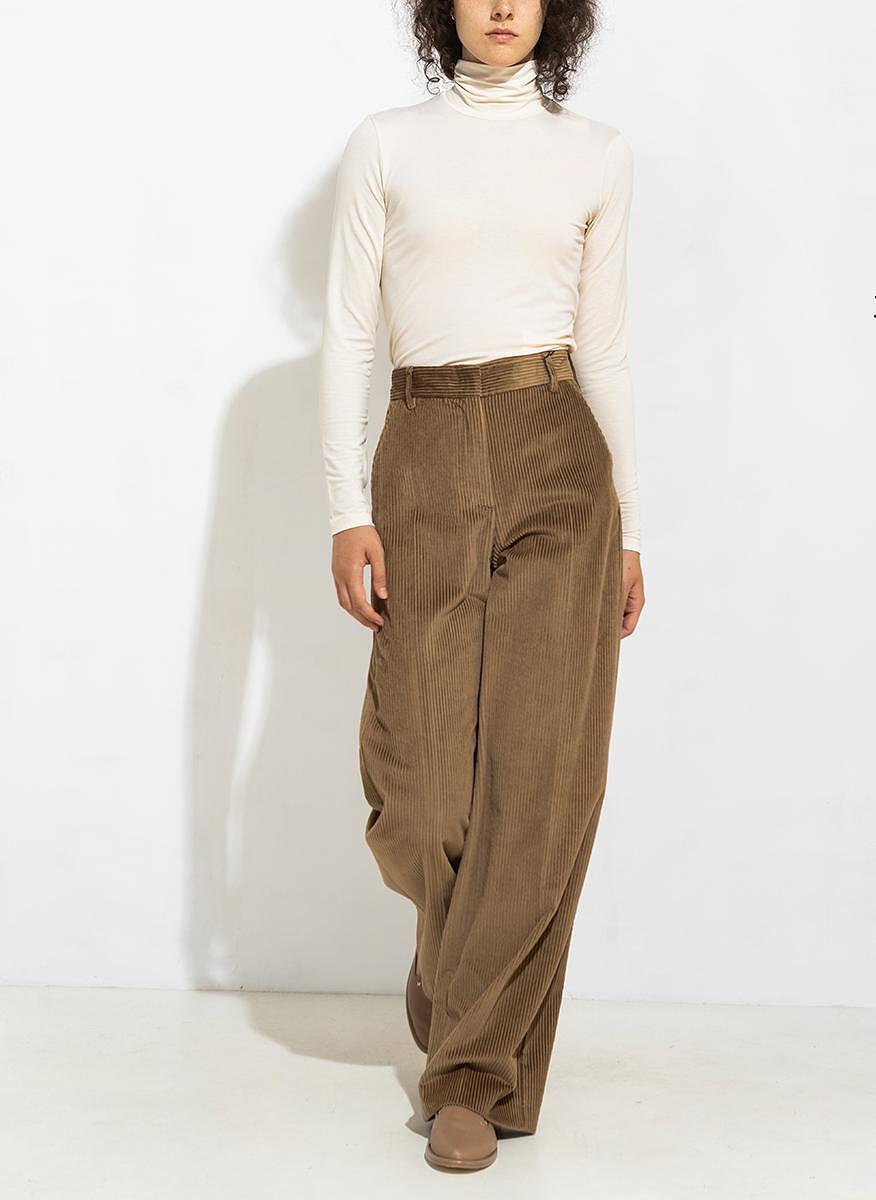 Кадифен панталон Weekend Max Mara Lusso