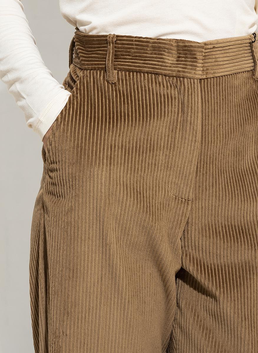 Кадифен панталон Weekend Max Mara Lusso